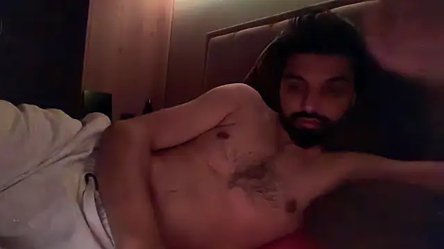 priyxh: διαδικτυακό σόου στην κάμερα