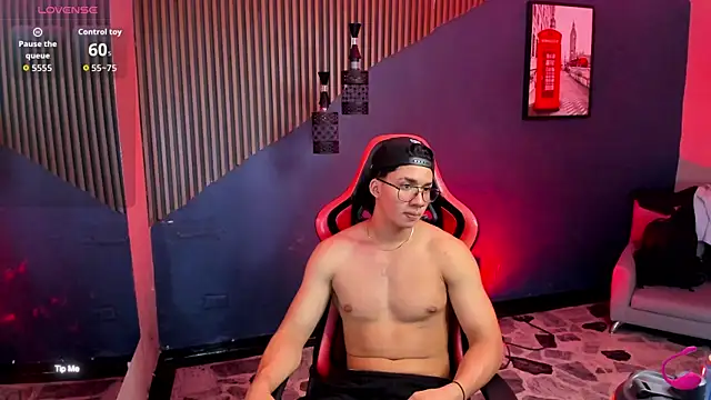 Axxel_Musclen Webbikameraesitys