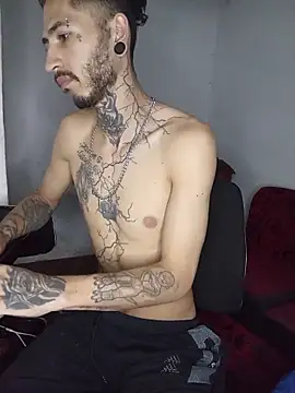 Chatroom XXX en direct de Tattoboy19cm