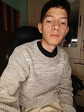 heyy_noah11 Chat XXX in diretta