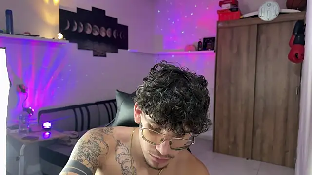 Kisan_Smith live XXX chat