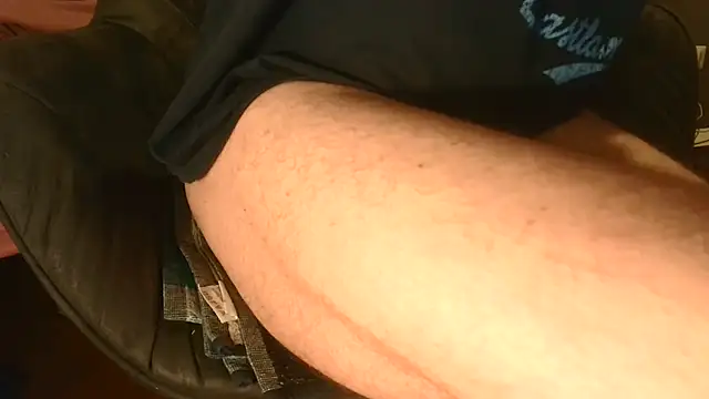 T0Yforeskin 现场XXX聊天