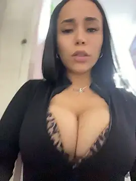 Naatalia's Live XXX Chat