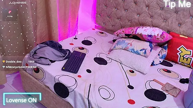 NikyBrookss Adlı Modelin Canlı XXX Sohbeti