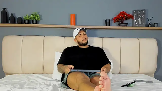 frank_myles Show Webcam