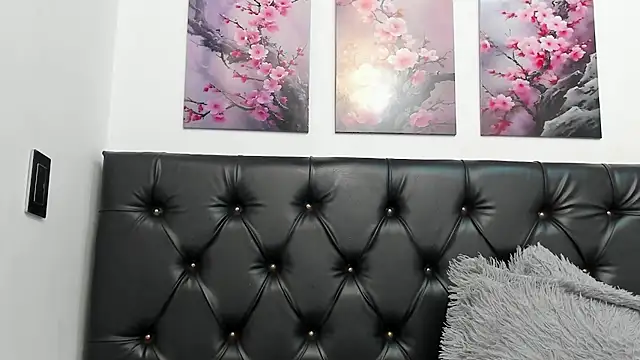 pinky_f00x Live XXX Chat