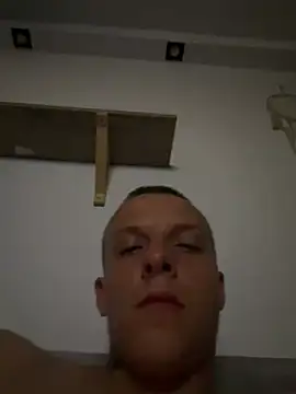 Show modela dominik2323 na web-kameri