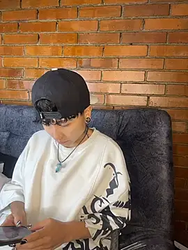 Chat +18 de ian_mathias_ ao vivo
