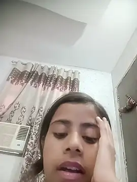 Alisha_Queen55 Adlı Modelin Canlı XXX Sohbeti