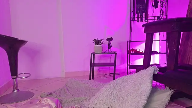 Henophiid live XXX chat