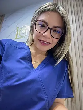alicee16's Webcam Show