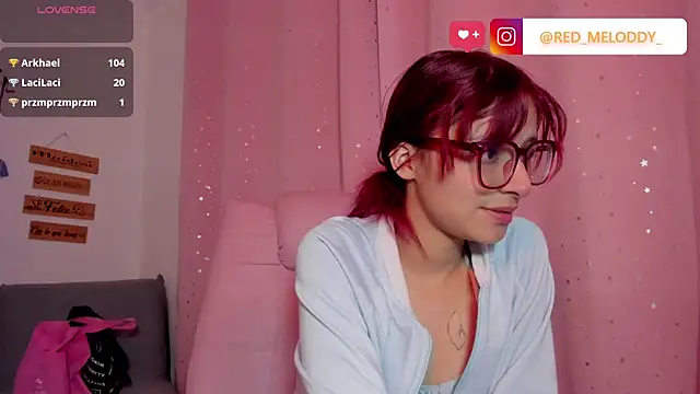 XXX chat uživo modela RedMeloddy