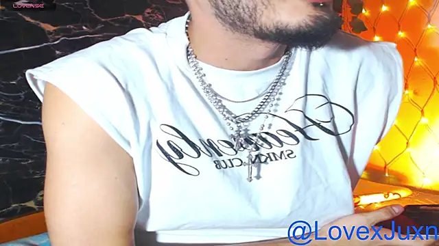 LovexJuxn77 live XXX chat