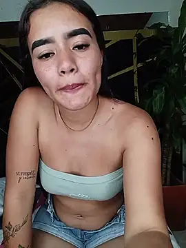 XXX chat uživo modela AlanaMontiel