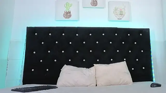 SkylerRose3's Webcam Show