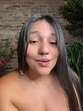 Emily_Gomezz 现场XXX聊天