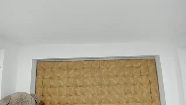 צ'אט XXX בשידור חי של violet_giraldo