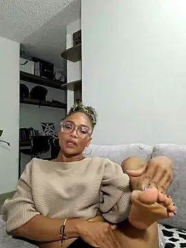 Chatroom XXX en direct de BiiancaEstradaa