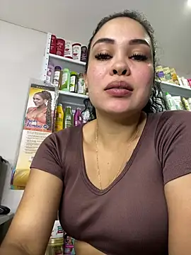 Chat XXX en directo de FOX_LATINA