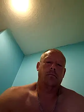 XXX chat uživo modela Tyson120