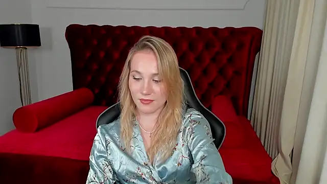 ElaraVoltage Adlı Modelin Canlı XXX Sohbeti
