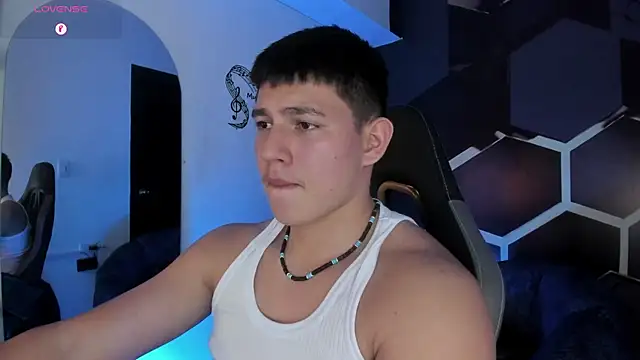 Živý XXX chat JamesCr_