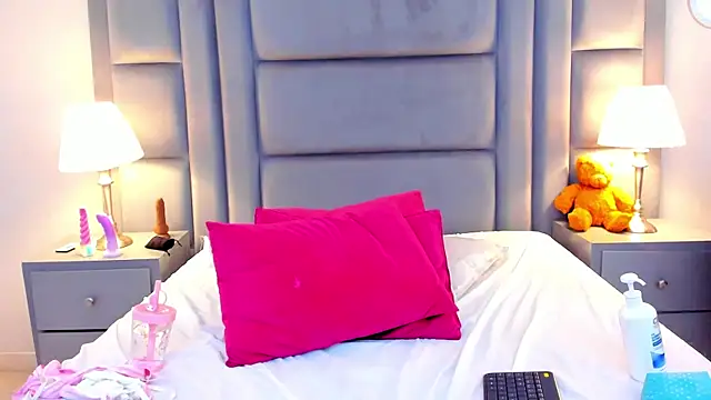LaylaaDoll élő XXX-chatje
