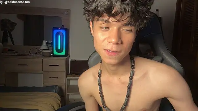 Czat XXX na żywo – OopsAgain_