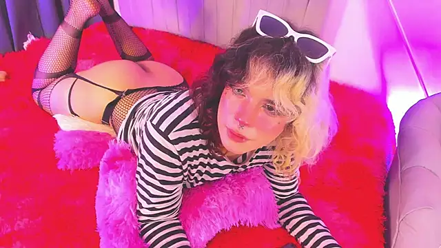 XXX chat uživo modela Hunter_Pheach