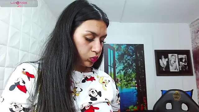 gigi_gilt_ Adlı Modelin Canlı XXX Sohbeti