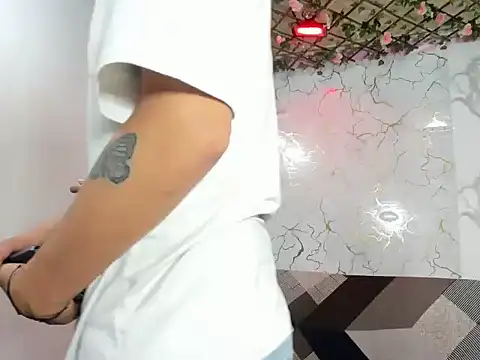 XXX chat uživo modela Andres_HoT_11