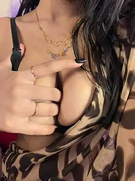 Czat XXX na żywo – KARISHMA-STRIP