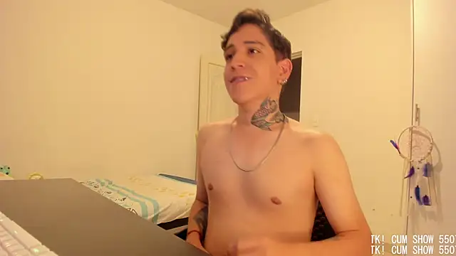 Michael_v77 live XXX chat
