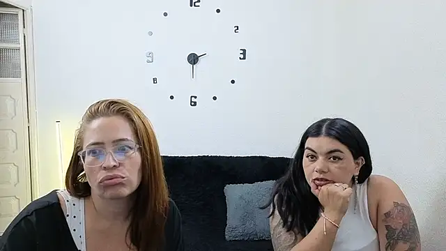 XXX chat uživo modela lesb_milf