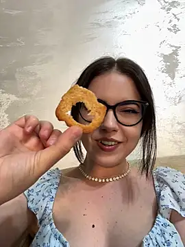 KaylaLewyss – Naživo XXX chat
