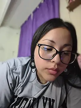Bella-Gema Live XXX-chat
