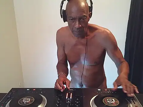 longdick4you8686 Show in webcam