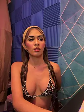 Bomb_Maddy Chat XXX live