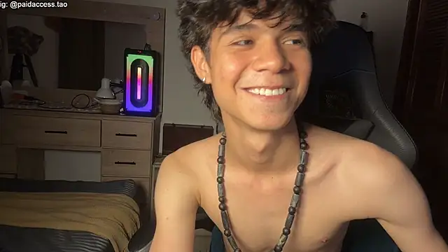 OopsAgain_ live XXX chat