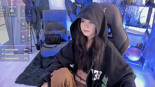 Elainebeness Chat XXX in diretta