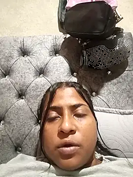 Giselabrunette25 Adlı Modelin Canlı XXX Sohbeti