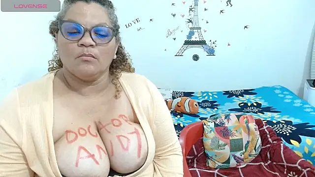 mademooms লাইভ XXX চ্যাট