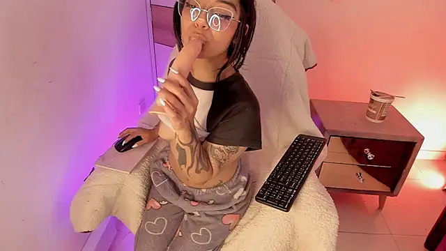 sofi_soft_ Chat XXX in diretta