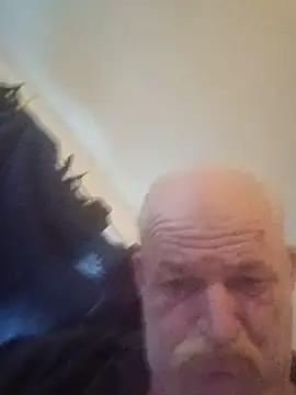 Rootpass222 Live XXX-chat
