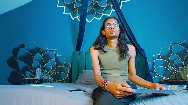 maxi_max0 লাইভ XXX চ্যাট