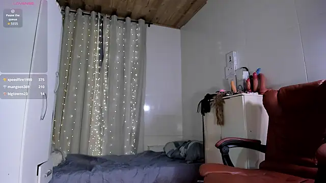 Chica_hot_dirty's Live XXX Chat