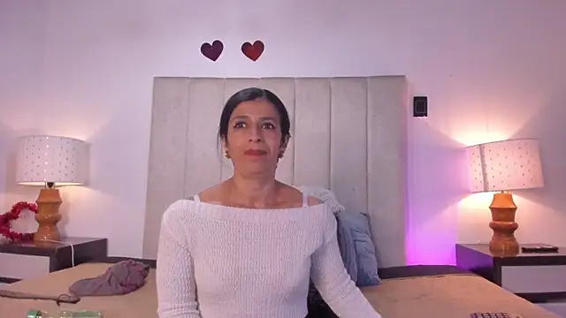 Chat +18 de MissMilf_ ao vivo
