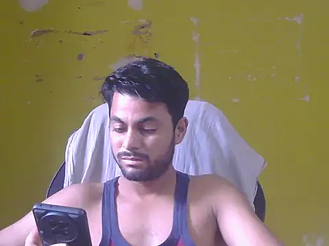 Stubborndesiboy Chat XXX live