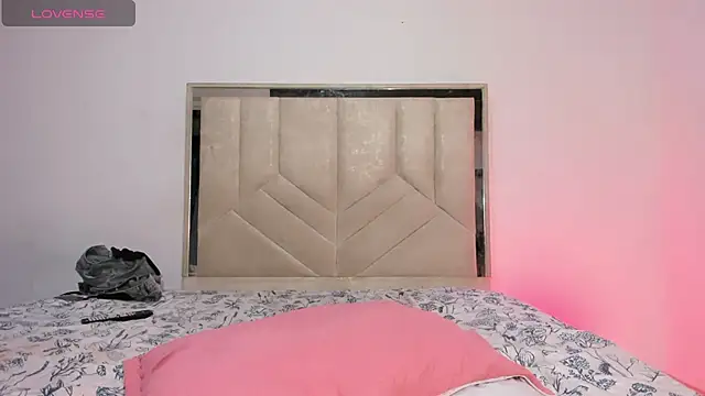 alahai_queen Adlı Modelin Web Kamerası Şovu