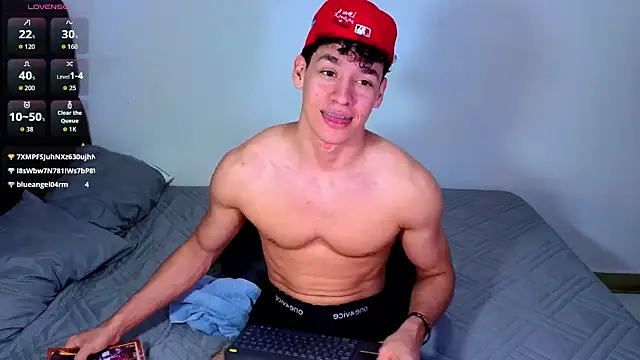 Luke_Muscle élő XXX-chatje